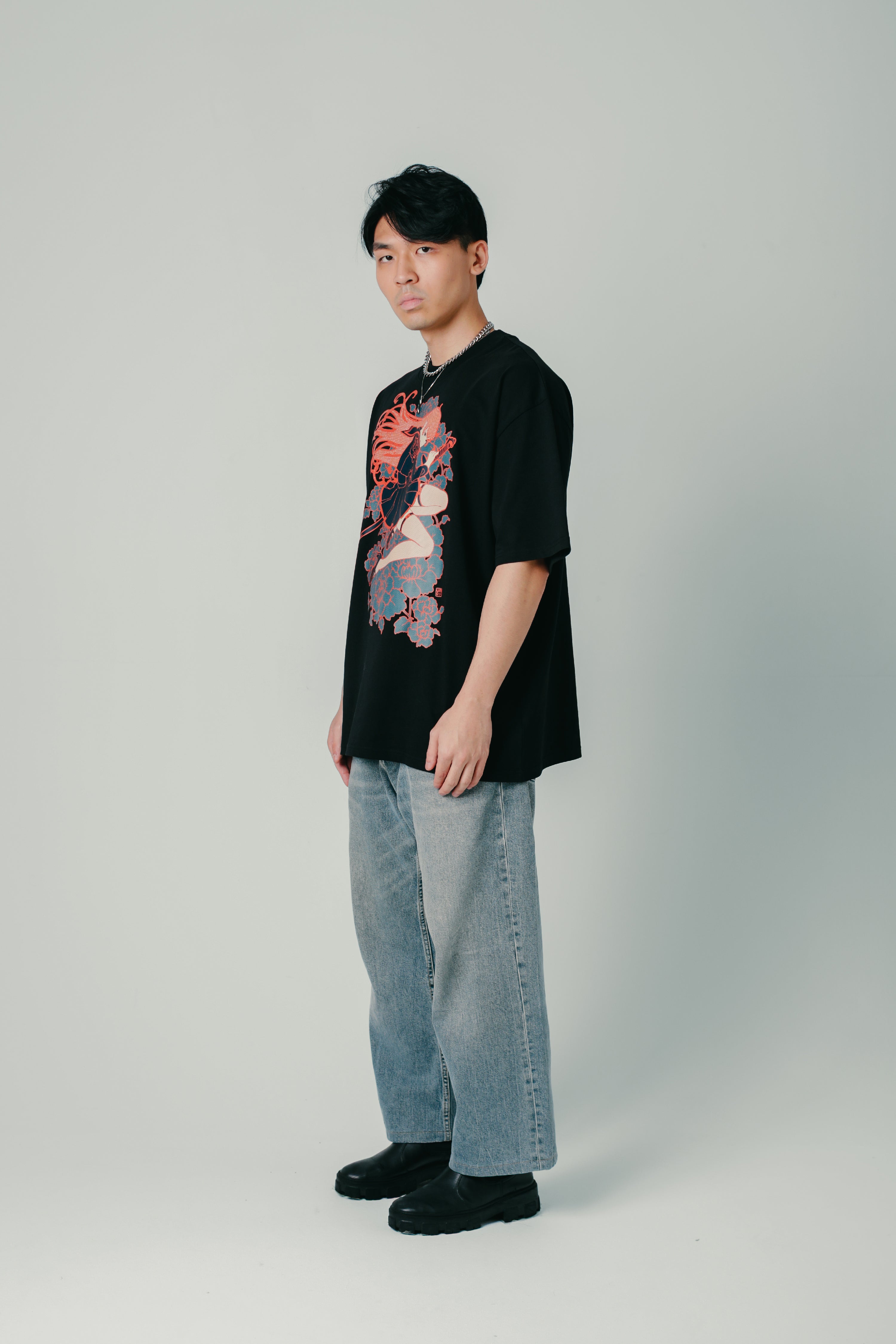 ROYAL GUARD • Oversized T-Shirt
