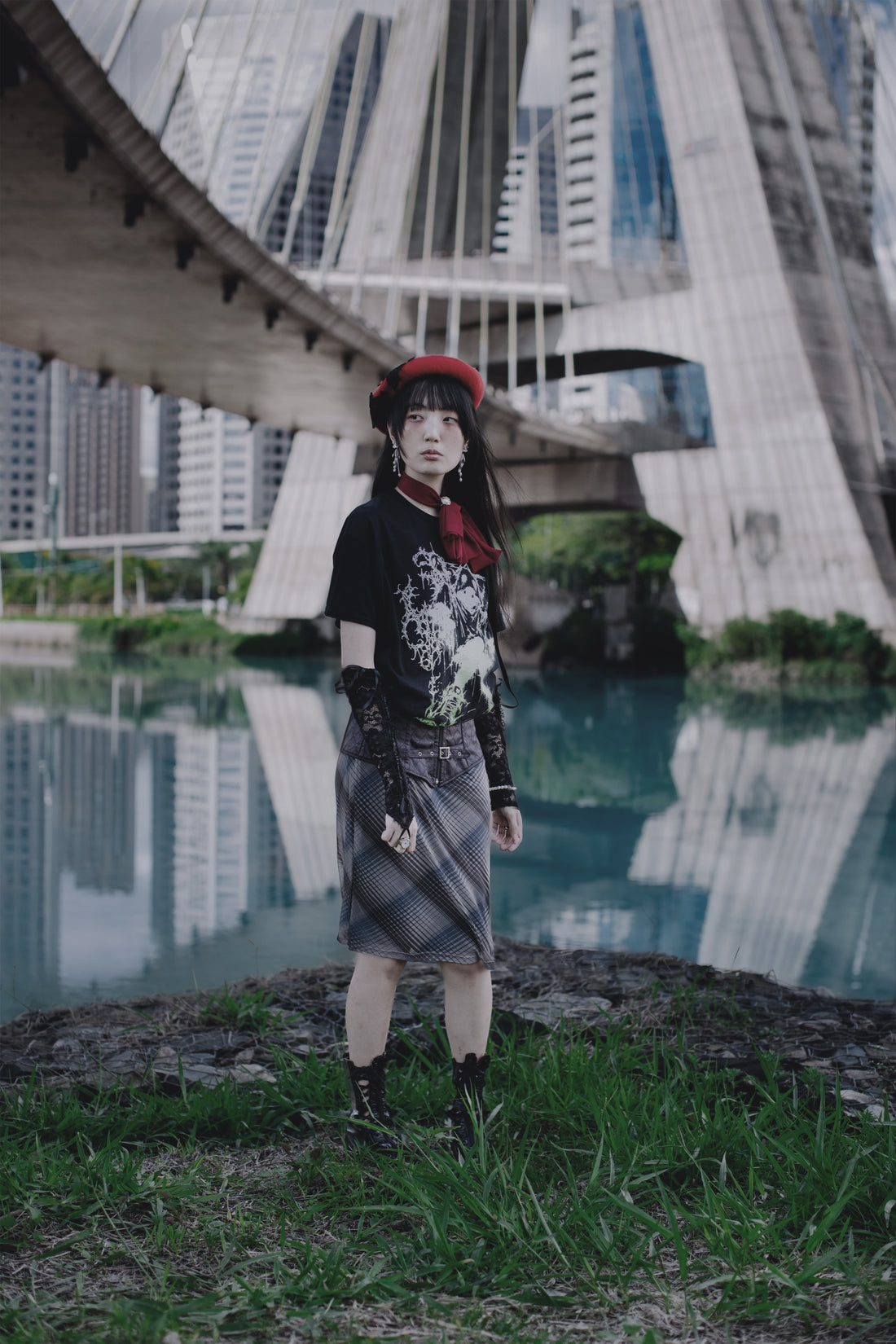 Model wearing the Cyberghost T-Shirt from THE MIST